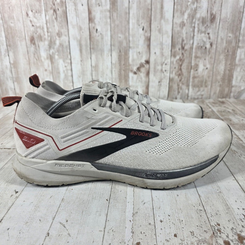Brooks Ricochet 3 Mens Running Shoes Grey Red 1103611D161 Size 13